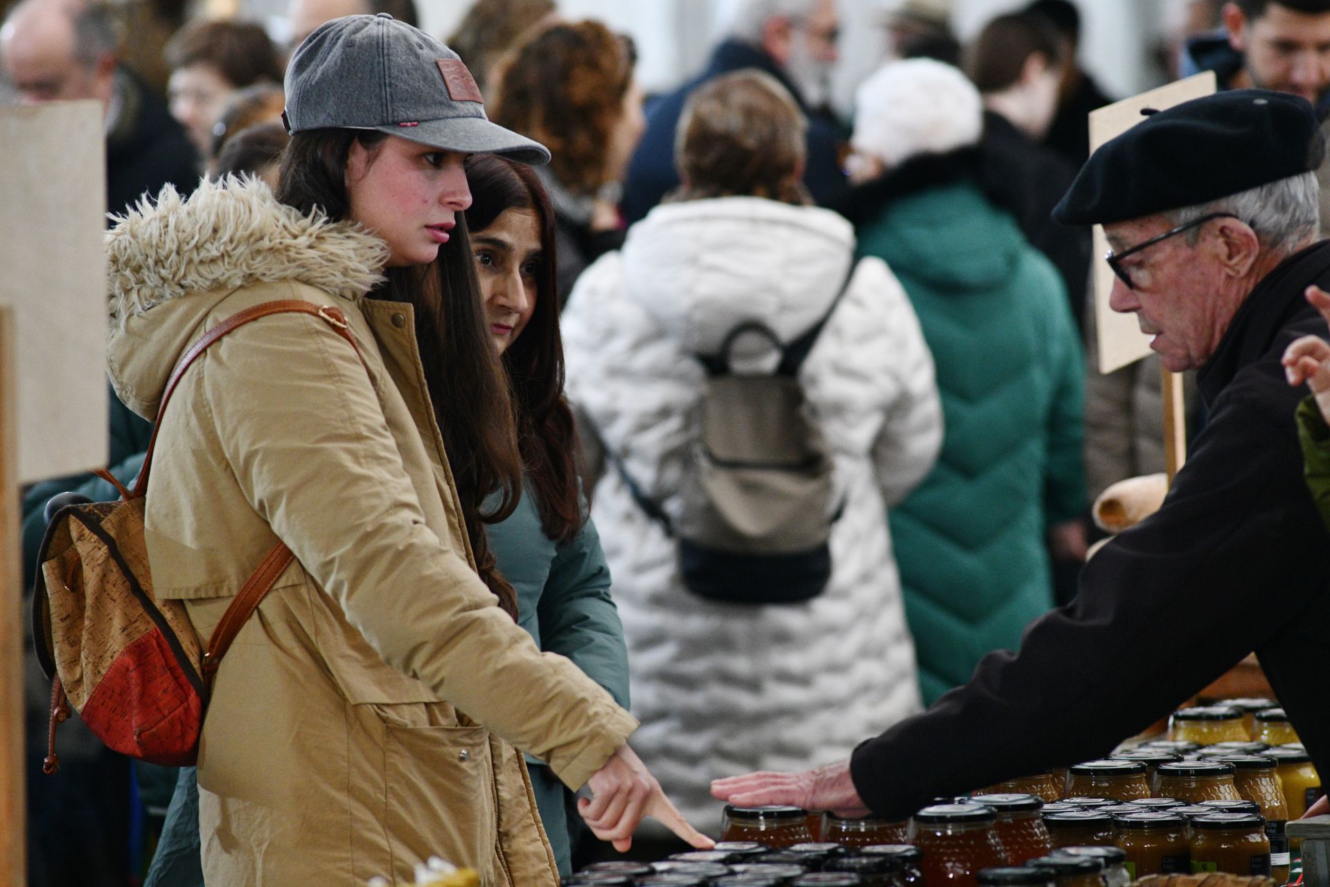 Animada feria agrícola de San Andrés en Eibar