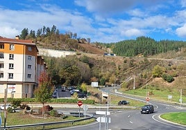 EAJ-PNV propone la creación de una zona de aparcamiento para coches compartidos en Intxaurtxueta.