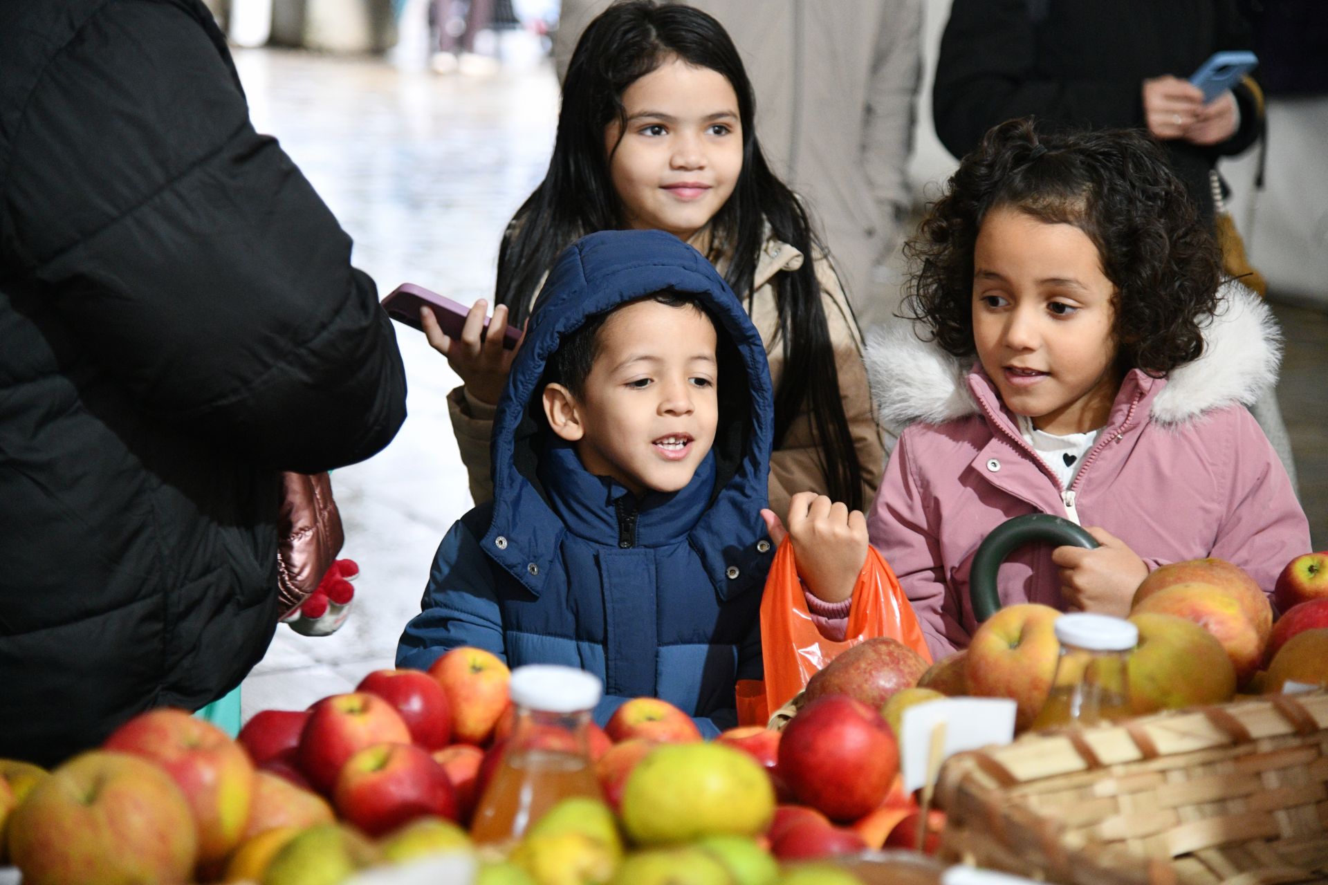 Animada feria agrícola de San Andrés en Eibar