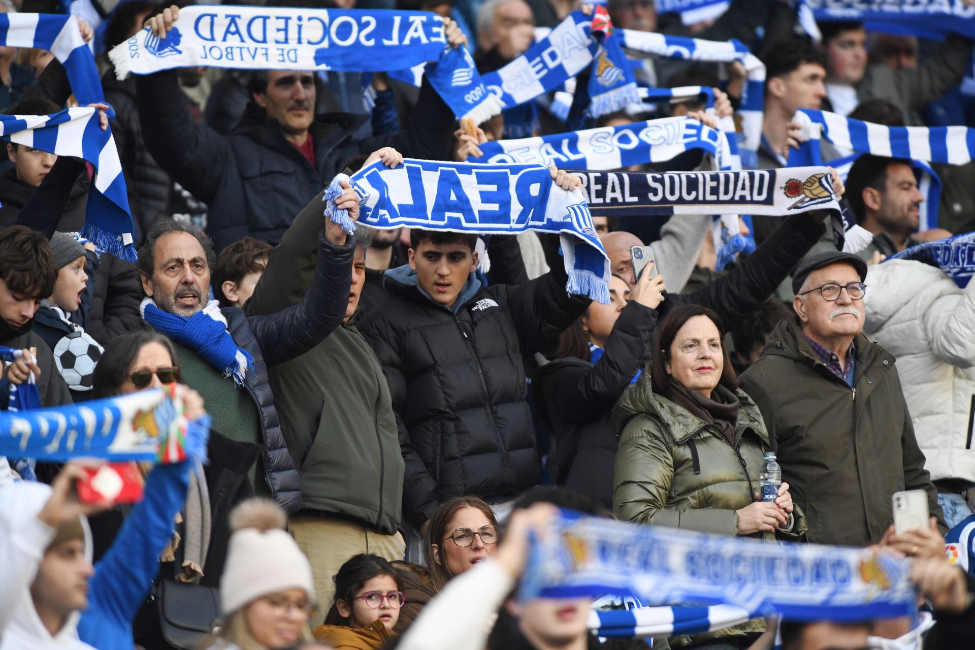 Búscate en las gradas de Anoeta