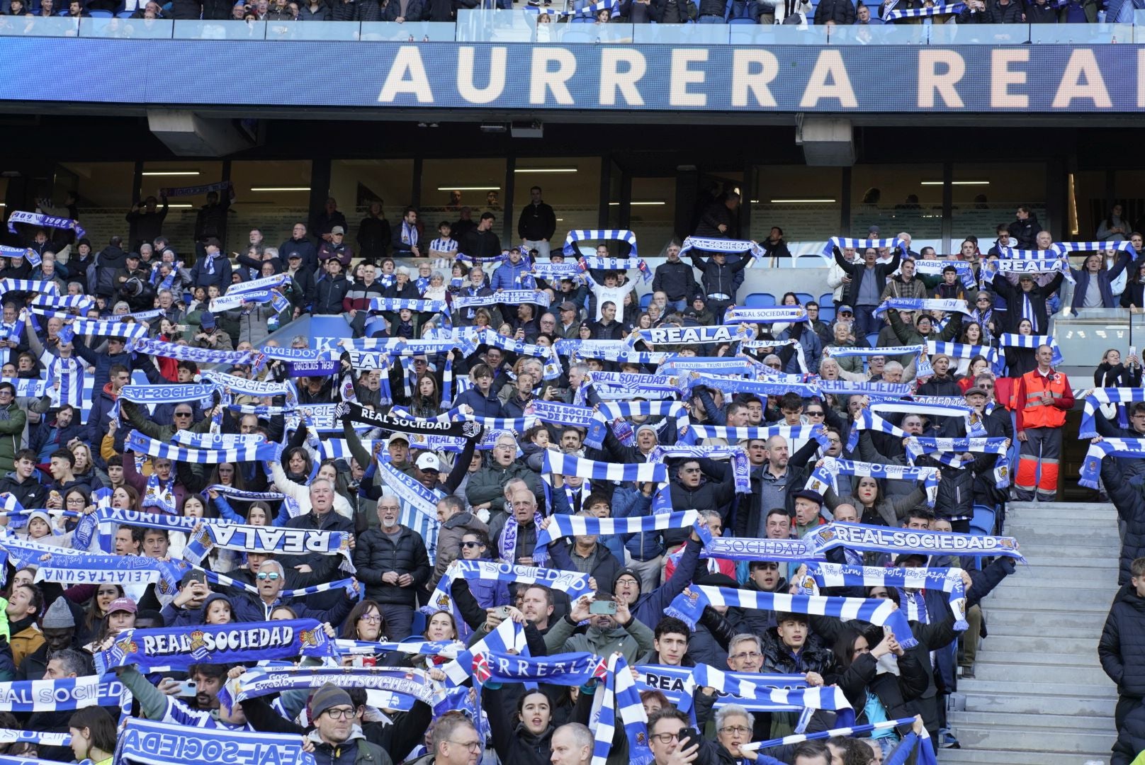 Búscate en las gradas de Anoeta