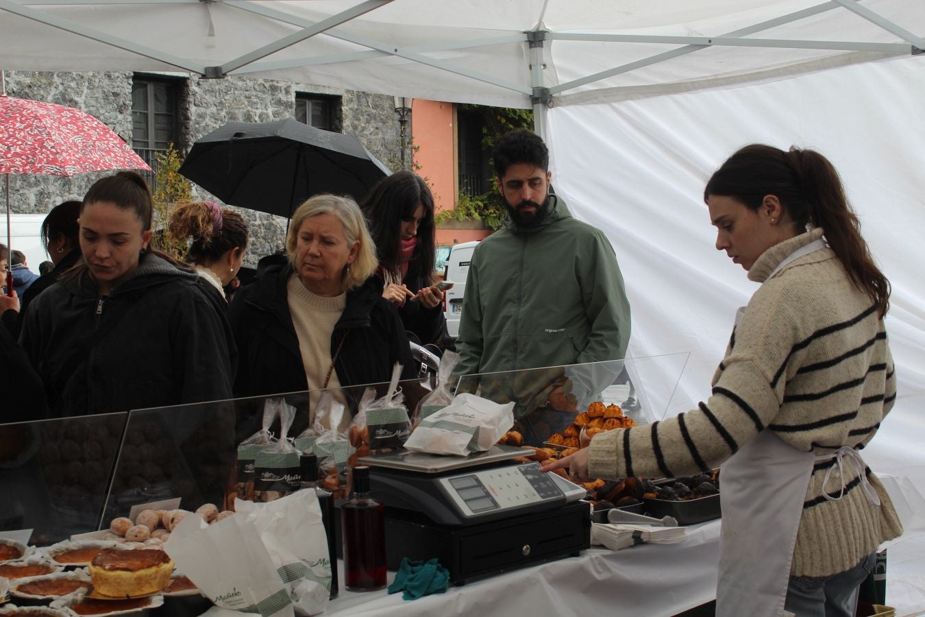 Bizi irudietan Azkoitiko San Andres jaia