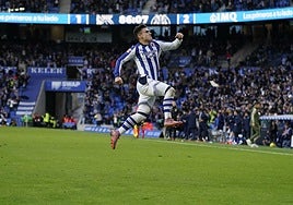 Ander Barrenetxea celebra el tanto de falta que marcó en el minuto 87 de encuentro.
