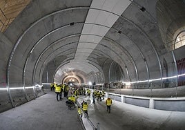 Visita a las obras del Topo de la estación Centro-La Concha que finalizarán en el primer semestre de 2026