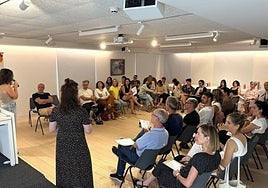 Batera Elgoibarren herri-ekimenaren baitan Aita Agirre kulturgunean egindako bilera bat.