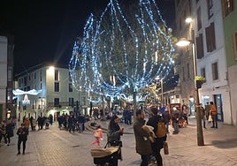La iluminación navideña se prenderá este jueves día 4 a las 18.45 horas.