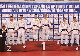 Unai Saralegi y Unai Reguillaga, en el segundo cajón, y Joseba Etxarri y Joseba Reguillaga, en el tercero.