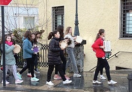 Euskaren Egunak gure hizkuntzaren indarra nabarmendu zuen Lazkaon