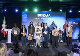 «Ateak zabalik izan behar ditugu euskarara hurbiltzen direnentzat»