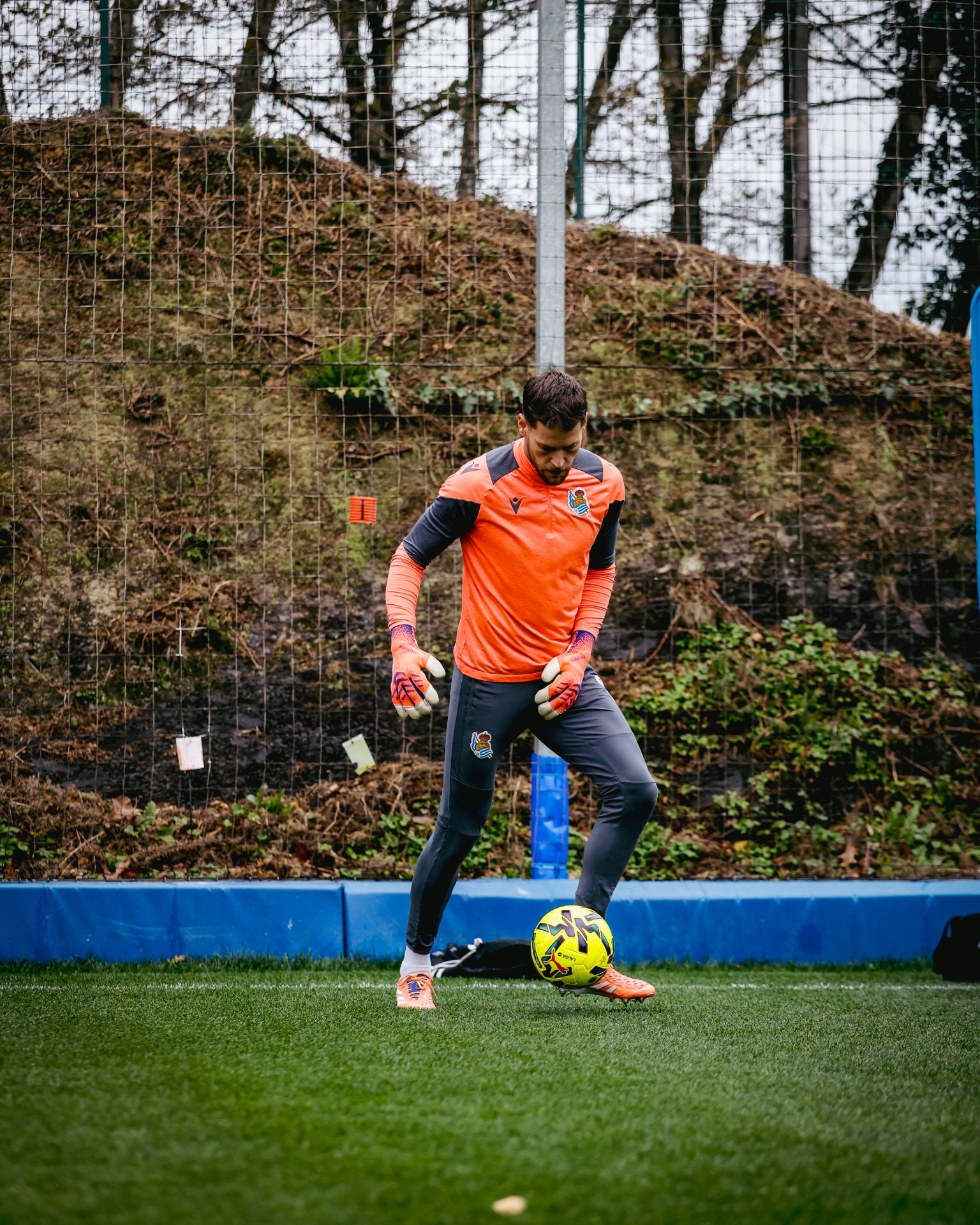 Lluvia y un gol de chilena pensando ya en Mendizorrotza