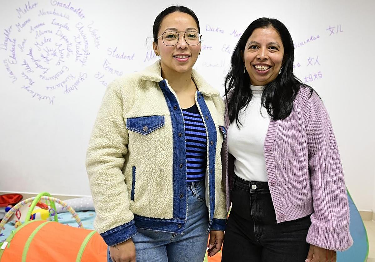 Estefanía Carrasco y María Magdalena en las oficinas de Txiki Txoko.