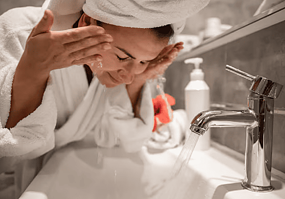 Por qué lavar tu cara en exceso puede ser perjudicial