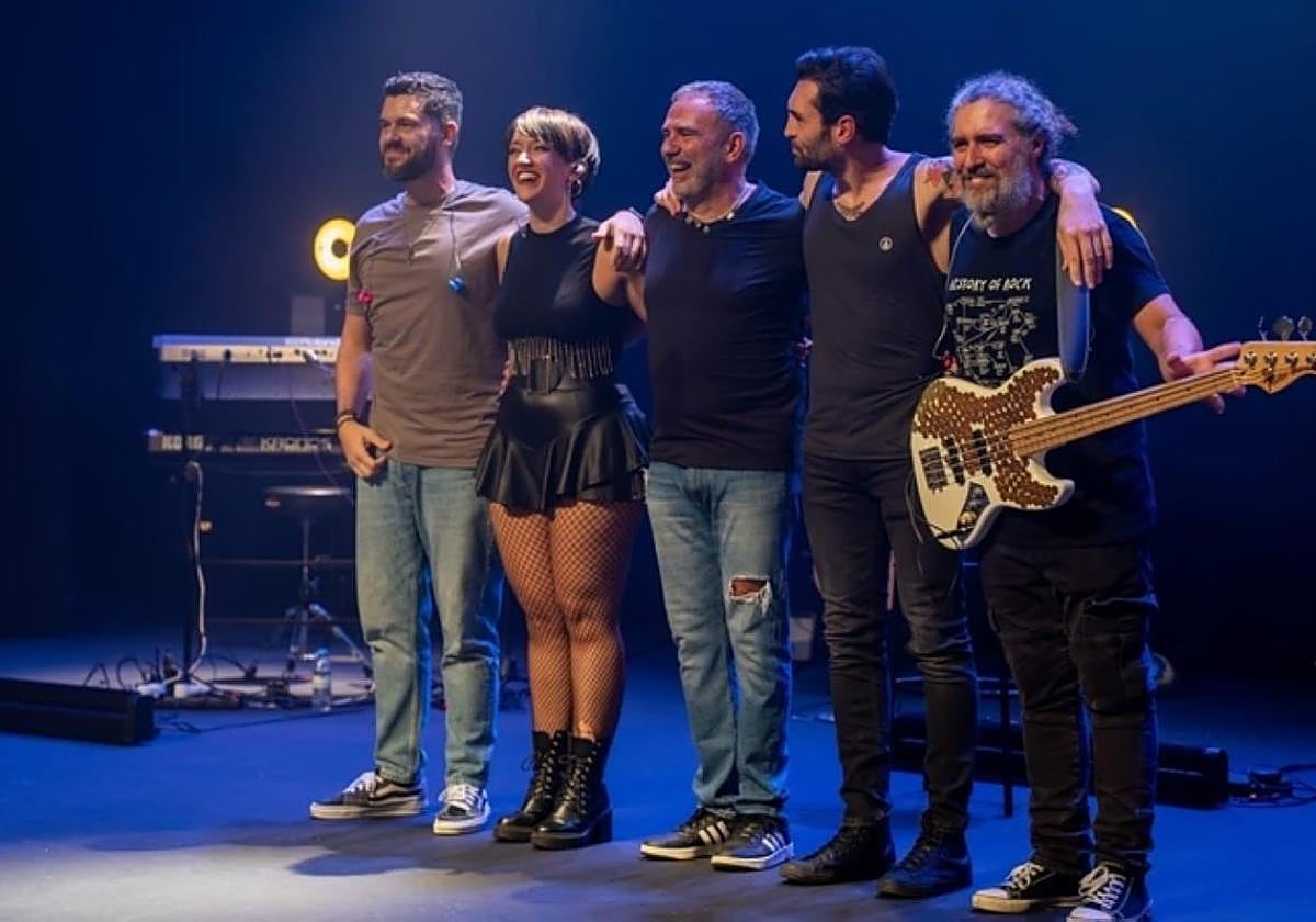 Componentes del grupo de tributo a Mecano 'Aidalai'.