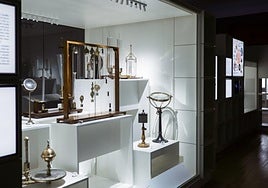 Y además la posibilidad de visitar las colecciones de aparatos científicos.