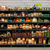 El truco de un economista para ahorrar en Mercadona: «Las estanterías del medio suelen ser más caras»