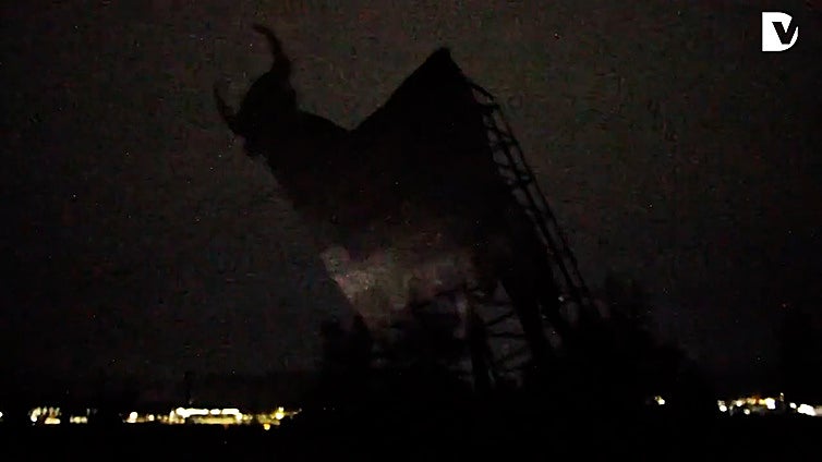 Ernai derriba un toro de Osborne en Ribabellosa