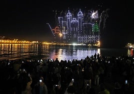 El espectáculo de drones del viernes pasado sobre la bahía.