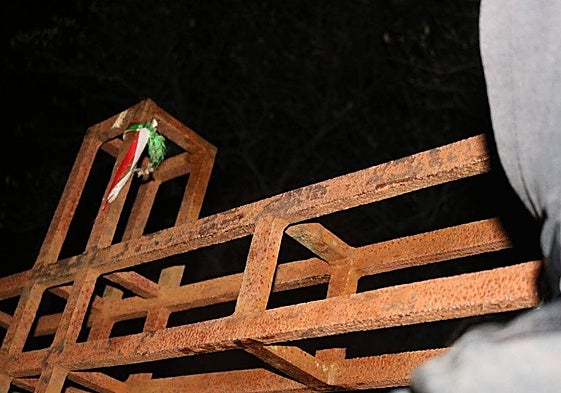 Cruz que ha derribado Ernai en Igeldo.