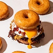 La hamburguesa dulce con Donuts que se puede probar en San Sebastián