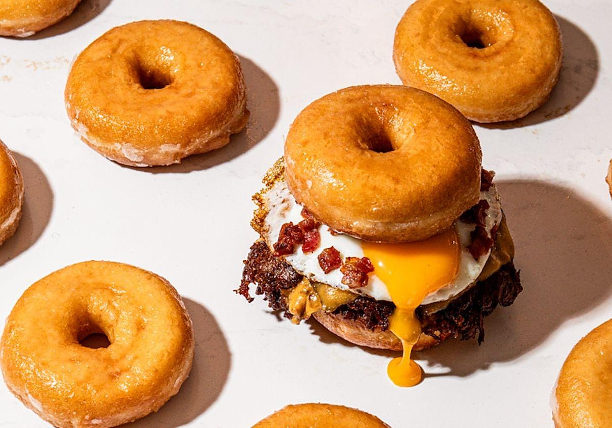 La hamburguesa dulce con Donuts que se puede probar en San Sebastián