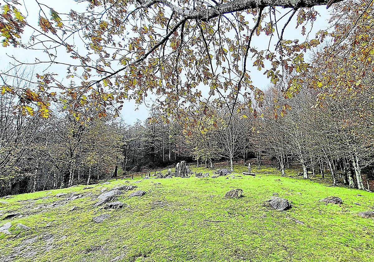 Los monumentos megalitos de Mulisko gaina ofrecen unas bellas estampas en cualquier época del año.