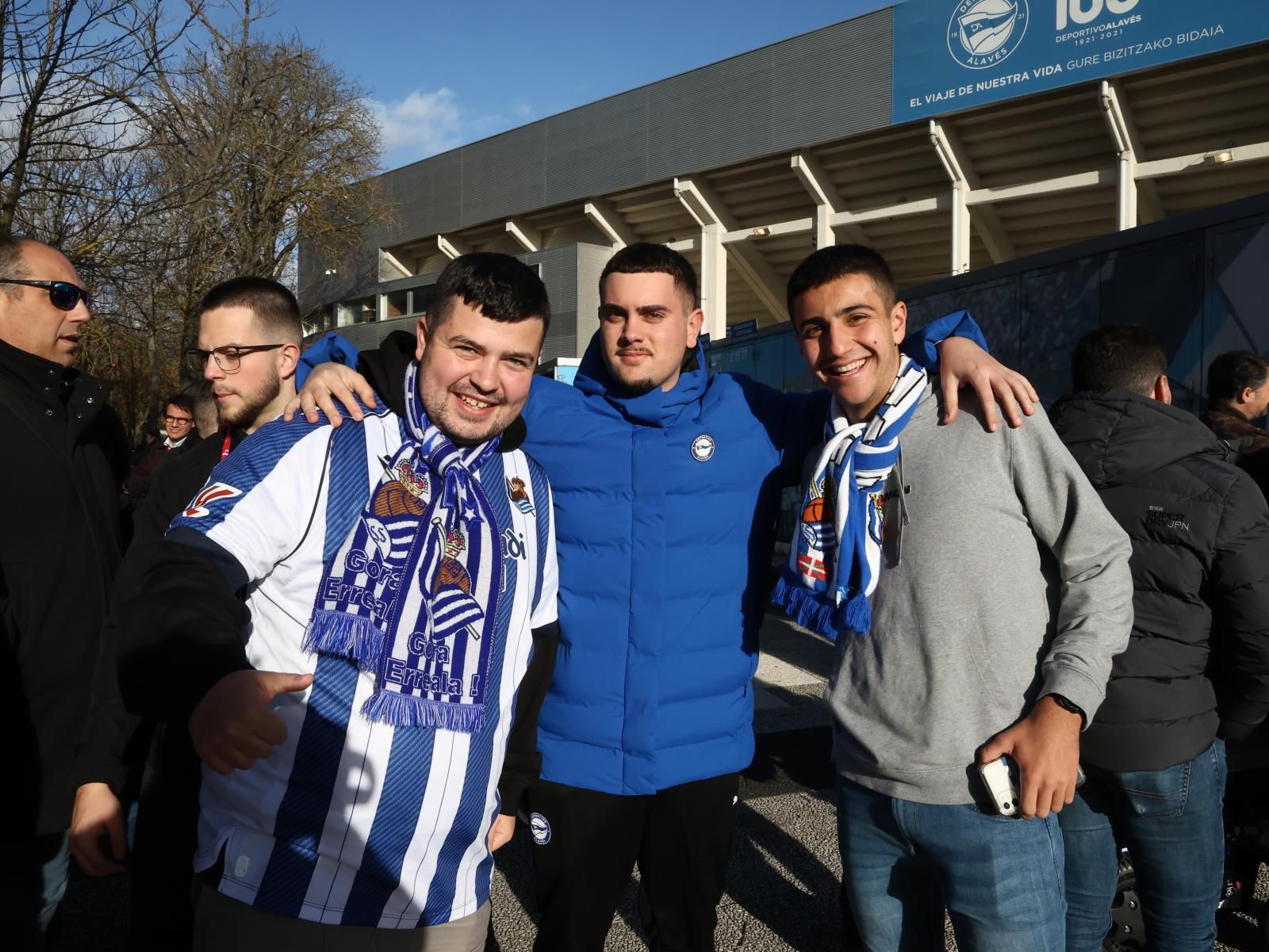 La afición de la Real Sociedad se deja sentir en Mendizorroza