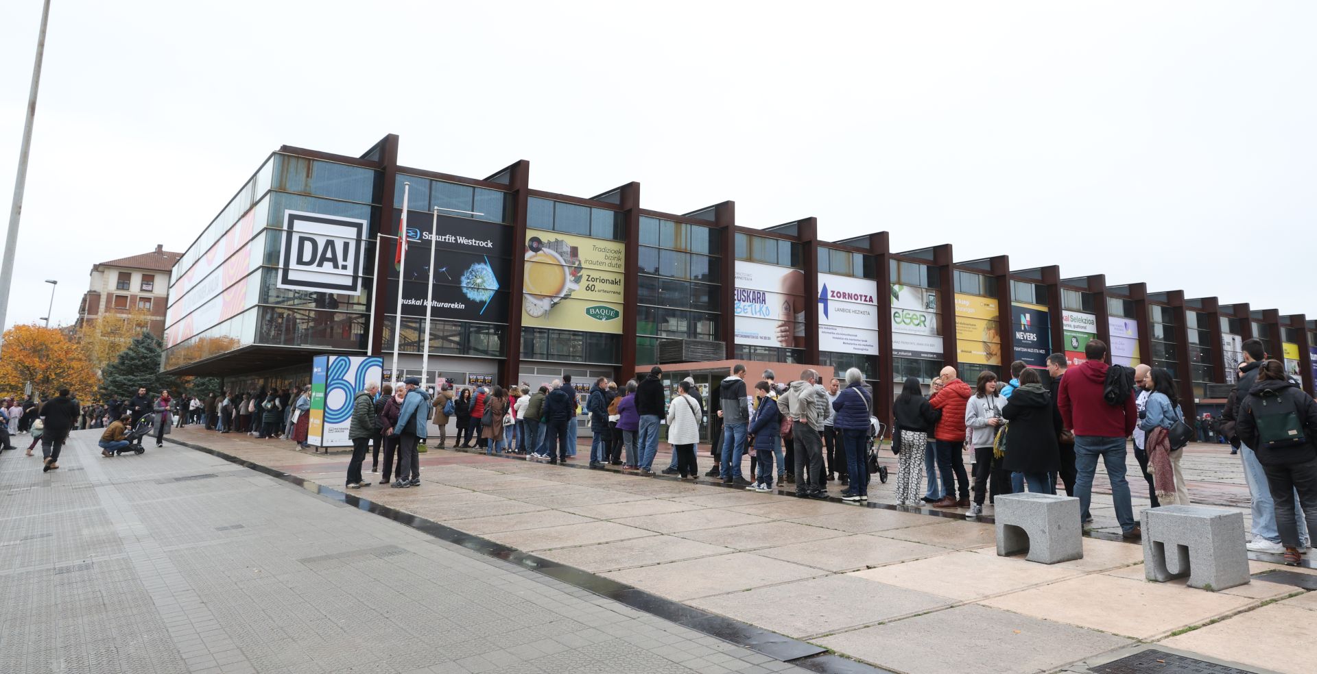 Bigarren eguna, argazkitan