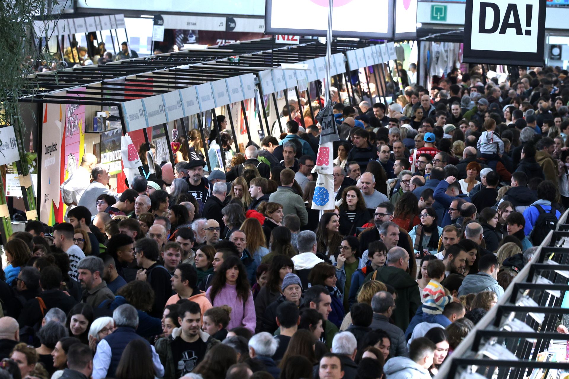 Bigarren eguna, argazkitan