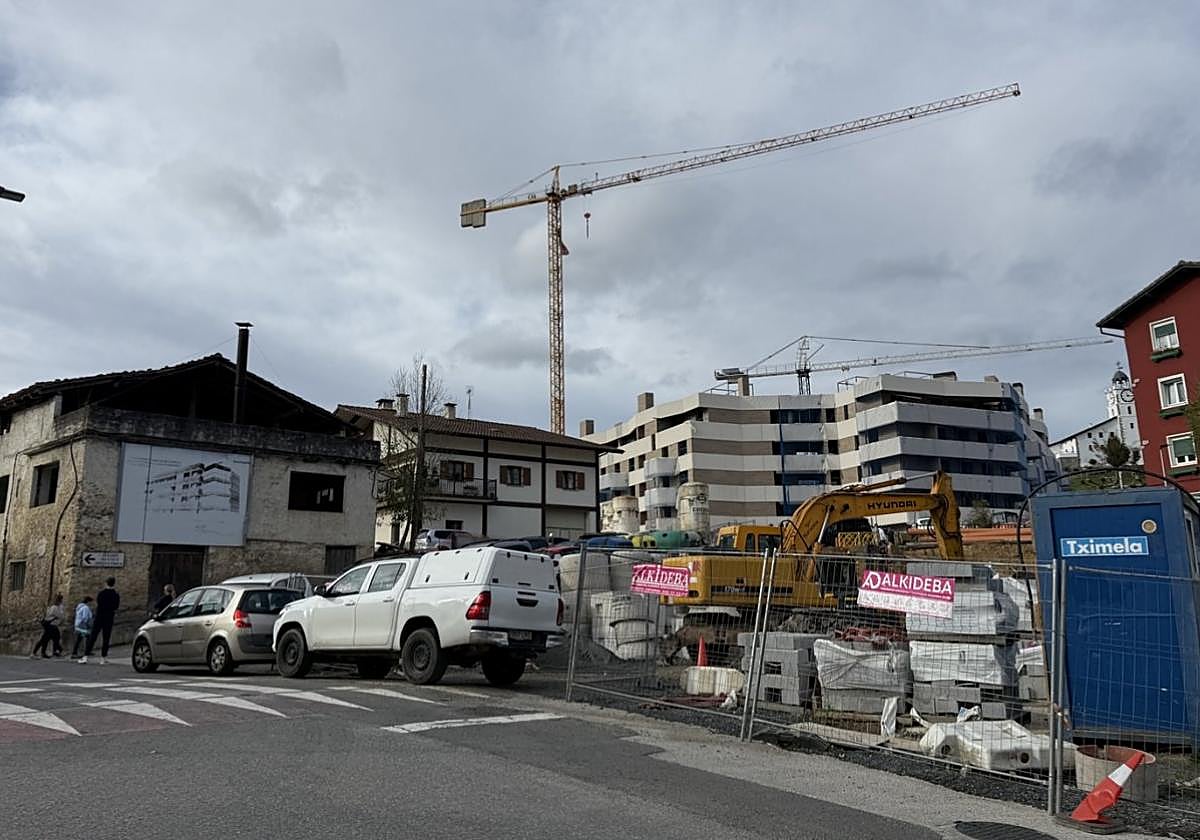 El Ayuntamiento ha puesto en marcha la redacción de proyectos para mejorar la accesibilidad en San Martín y crear nuevos aparacamientos.