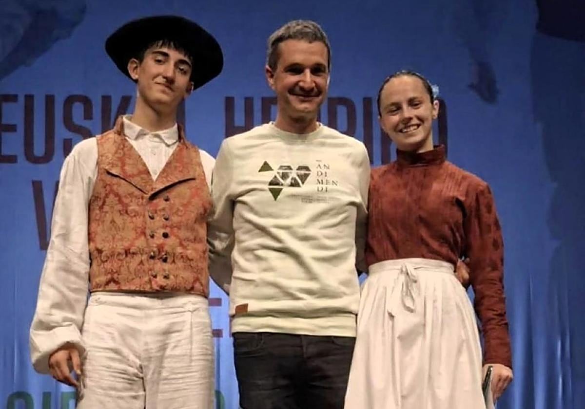 Mikel Esnaola, Mikel Arruti y Ane Jaunarena.