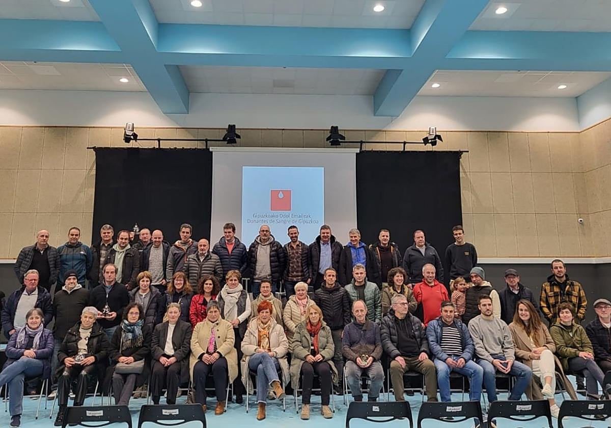 Acto de reconocimiento del pasado año a medio centenar de donantes de Azkoitia.