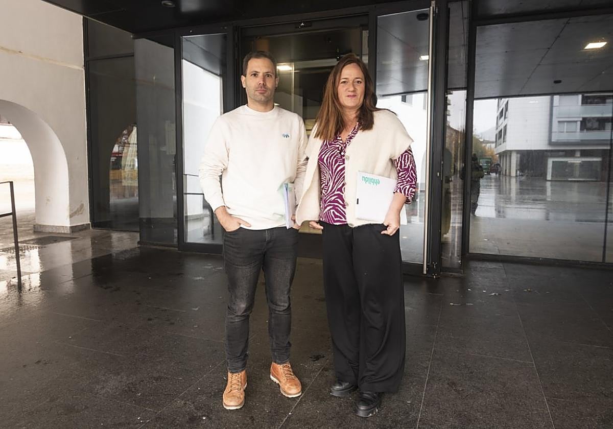 Asier Gorostegi y Estibaliz Garmendia de EH Bildu Lasarte-Oria.