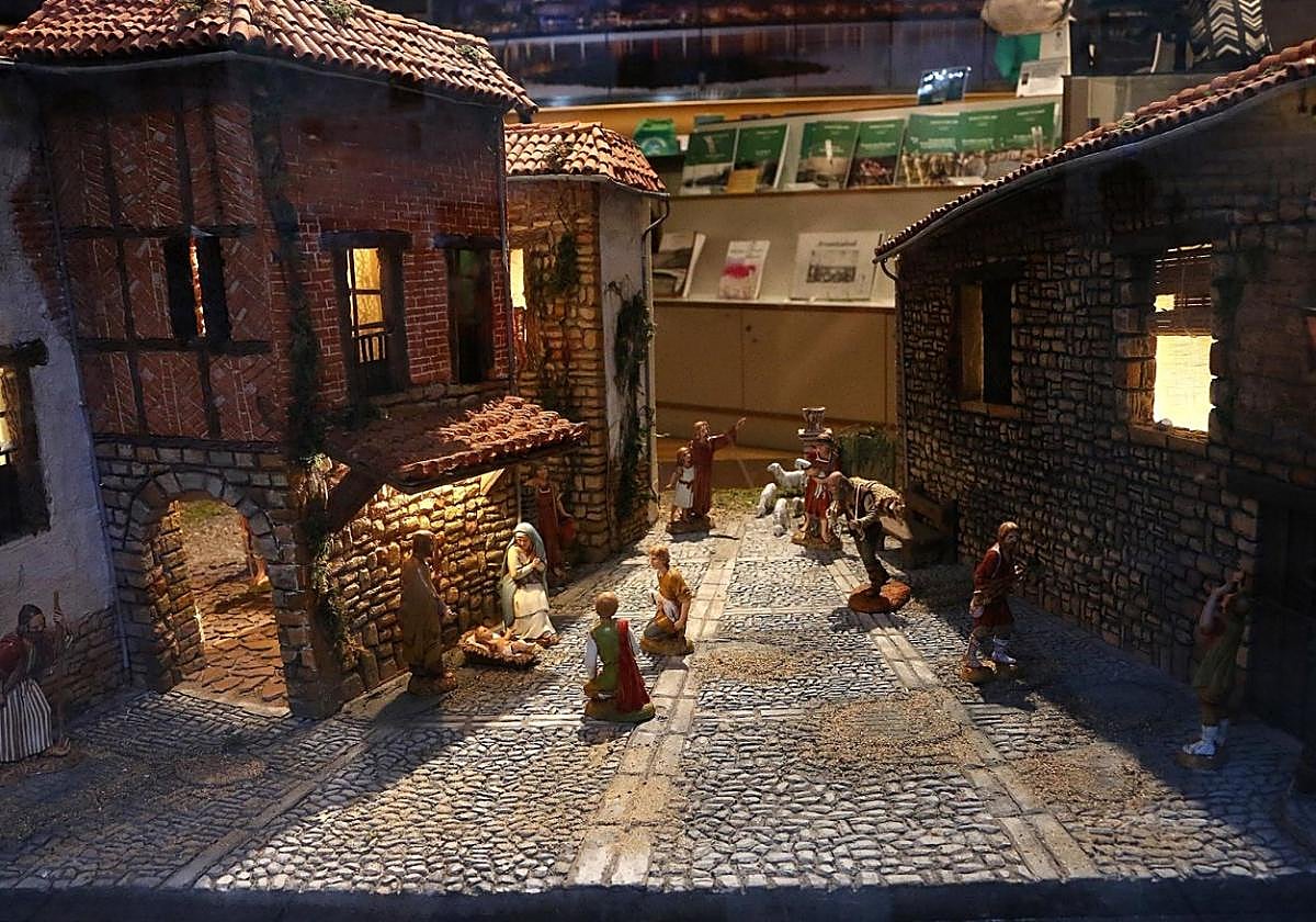 Belén que se puede ver en el Centro de información cultural y turística de Arma Plaza.