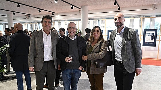Amplia representación en el foro 'Gipuzkoa al día' con Denis Itxaso