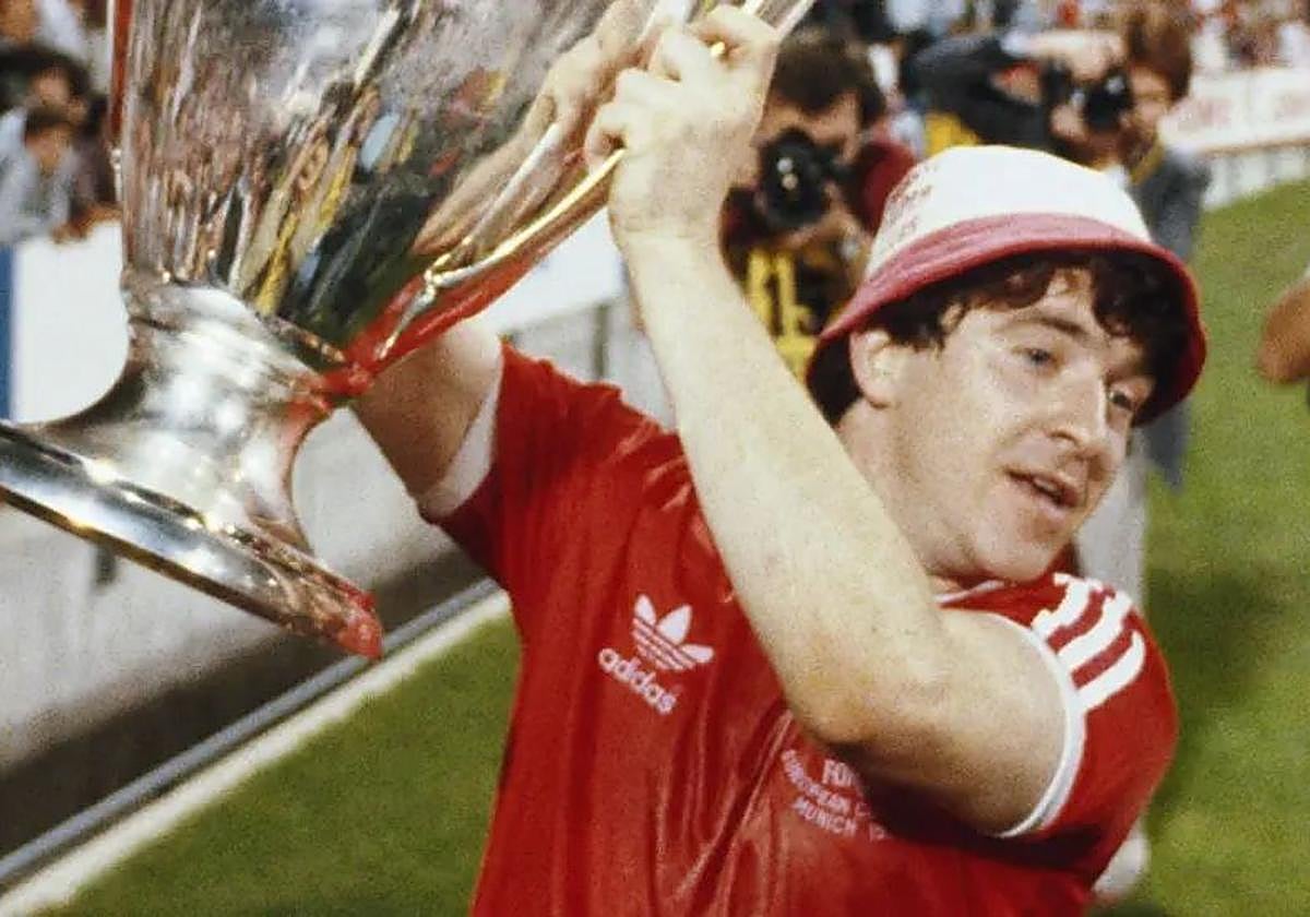 John Robertson: Football Legend Dies