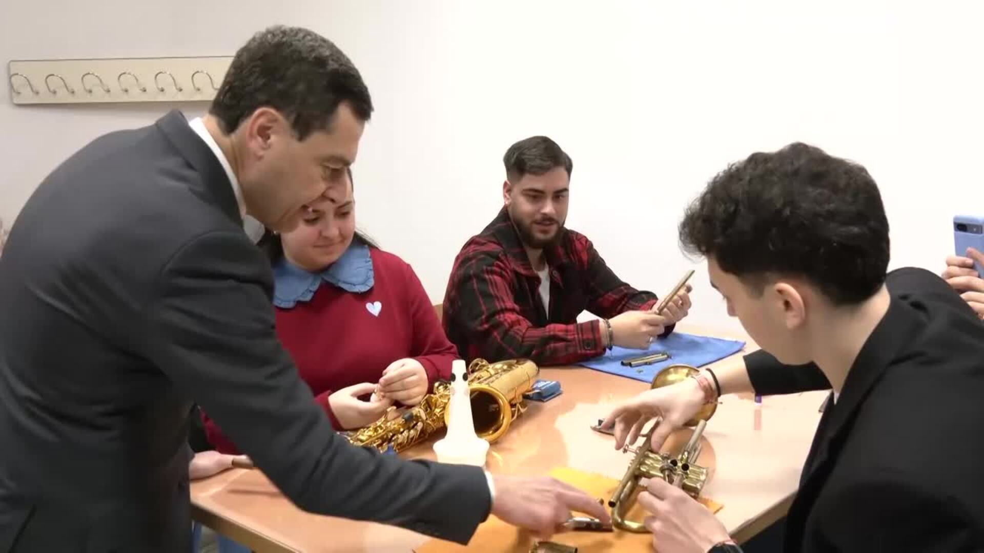 Moreno anuncia 35 millones para mejorar y modernizar instalaciones de centros educativos