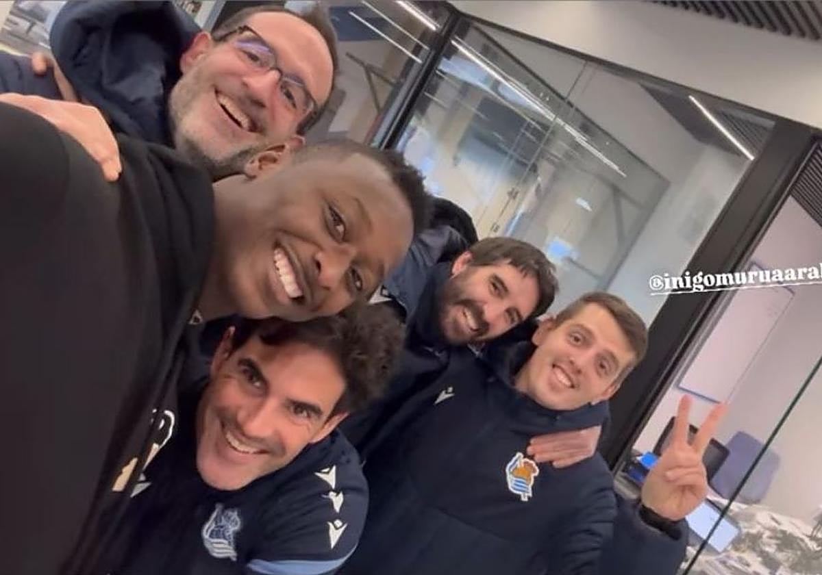 Sadiq se despide de sus compañeros antes de poner rumbo a Valencia | El ...