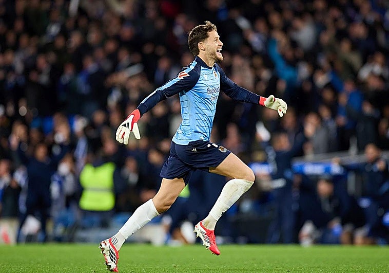 Álex Remiro y Aritz Elustondo, entre los 18 realistas presentes en la fiesta: «Venimos todos porque somos un equipo»