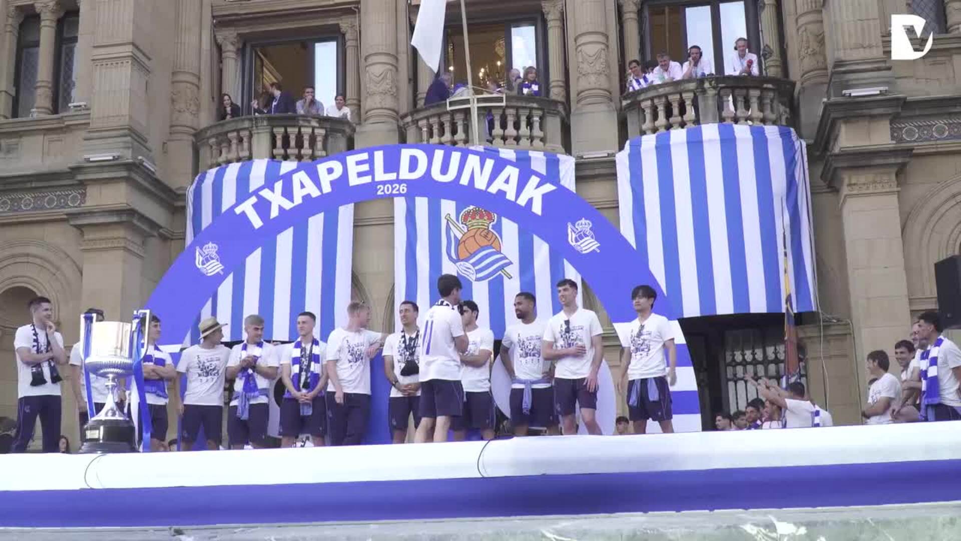 Un día inolvidable: La Real celebra el título de Copa con su afición en ...