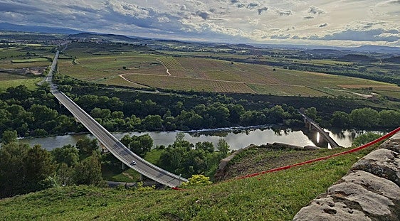 Vinos, quesos y garbanzos con calamares en San Vicente de la Sonsierra