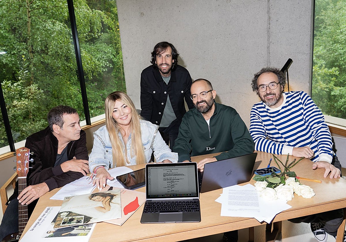 La Oreja de Van Gogh trabaja ya en la película junto a Fernando González Molina.