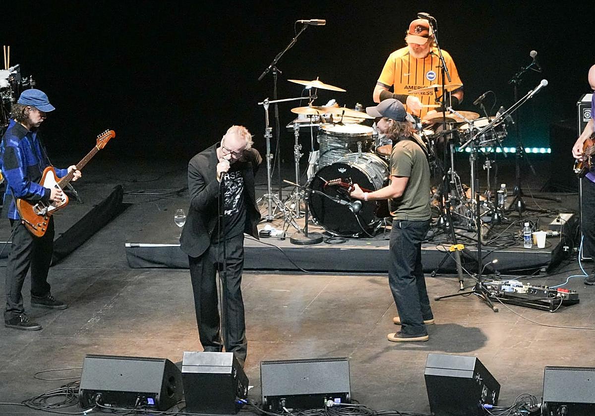 El Kursaal se rinde a The National en el único concierto de la banda en 2026