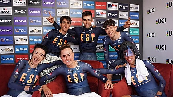Buen papel de Eñaut Urkaregi en la curiosa modalidad de contrarreloj por equipos mixta del Mundial