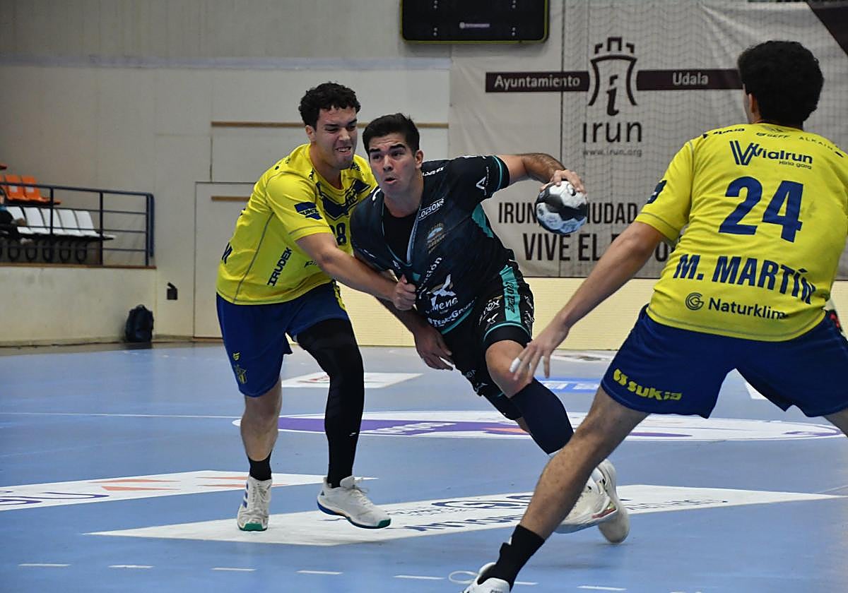 Bidasoa Irun Beats Puente Genil 31-25 in Liga Asobal