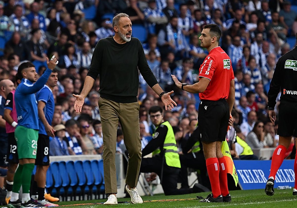 El insólito caso del linier guipuzcoano que arbitró a la Real Sociedad el domingo en Anoeta