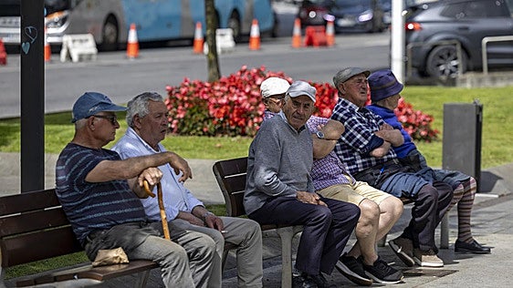 La confianza de los hogares vascos se mantiene en valores negativos, según Laboral Kutxa
