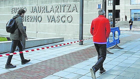 Uno de cada diez funcionarios de la administración general vasca podrá acogerse al nuevo plan de jubilación anticipada