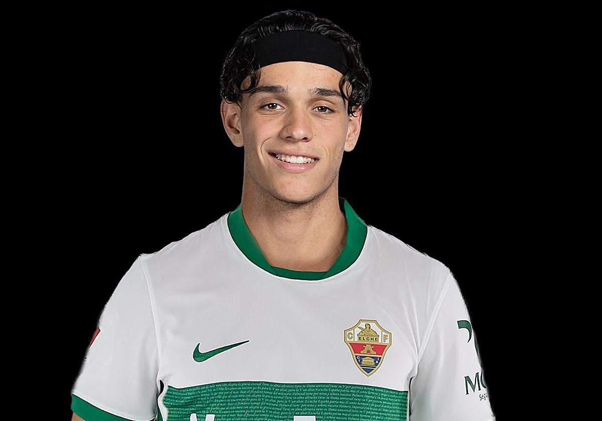 La Real Sociedad sondea a Héctor Fort como opción para reforzar el lateral