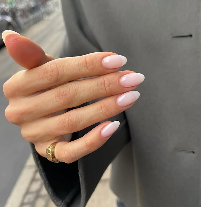 Uñas efecto ombré.