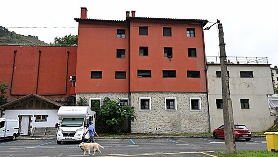 Herido leve por quemaduras un hombre de 90 años en un incendio en una residencia de mayores de Zestoa